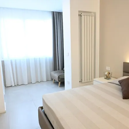 Garden Fuorigrotta アパート